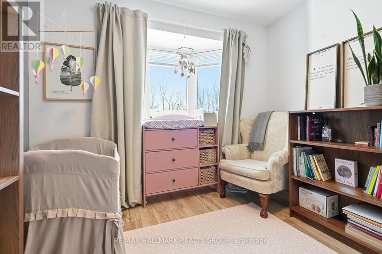 29236734/480-wincanton-drive/chatelaine-village/ottawa/ontario/K4A3Y1_24