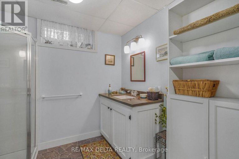 29633176/48-stephens-street/vankleek-hill/champlain/ontario/K0B1R0_28