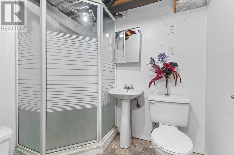 29416956/d-20-benlea-drive/tanglewood/ottawa/ontario/K2G4A8_22