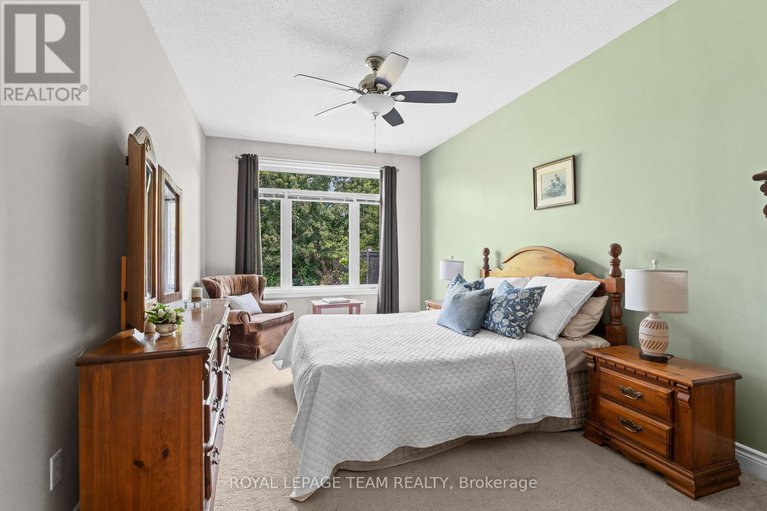 28746377/920-burwash-landing-bay/morgans-grantsouth-march/ottawa/ontario/K2W0C8_22