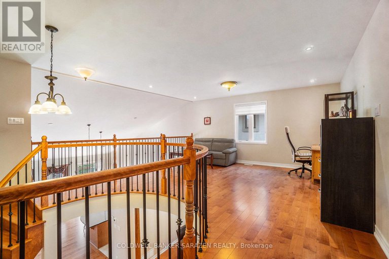 28981674/221-madhu-crescent/mooneys-bay/ottawa/ontario/K2C4J2_16