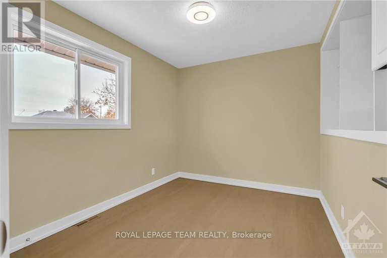 27664923/2196-lenester-avenue/mckellar-heights/ottawa/ontario/K2A1L5_16
