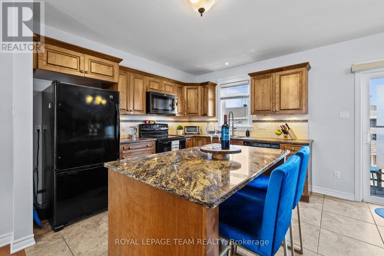 28493803/125-brilia-private/beacon-hill-south/ottawa/ontario/K1J0B7_13