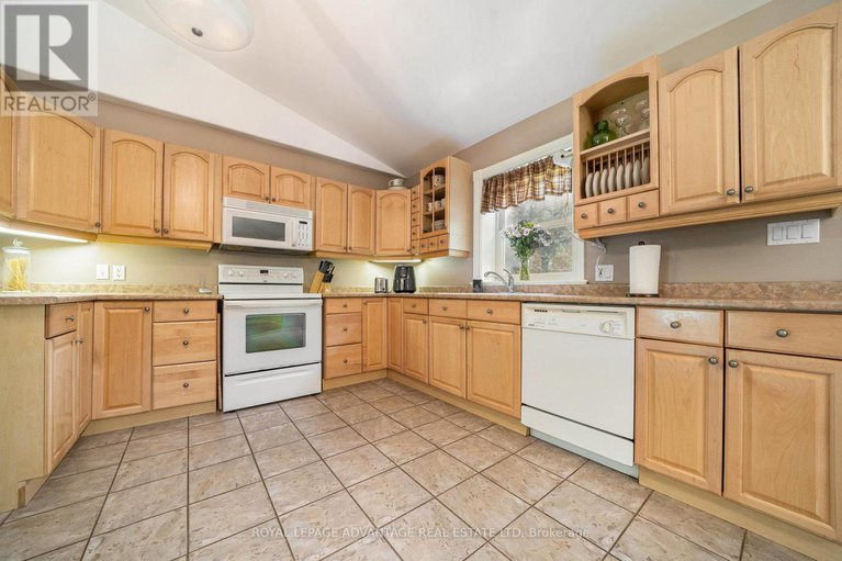 28753164/334-station-road/drummondnorth-elmsley-north-elmsley-twp/drummondnorth-elmsley/ontario/K7A4S4_13