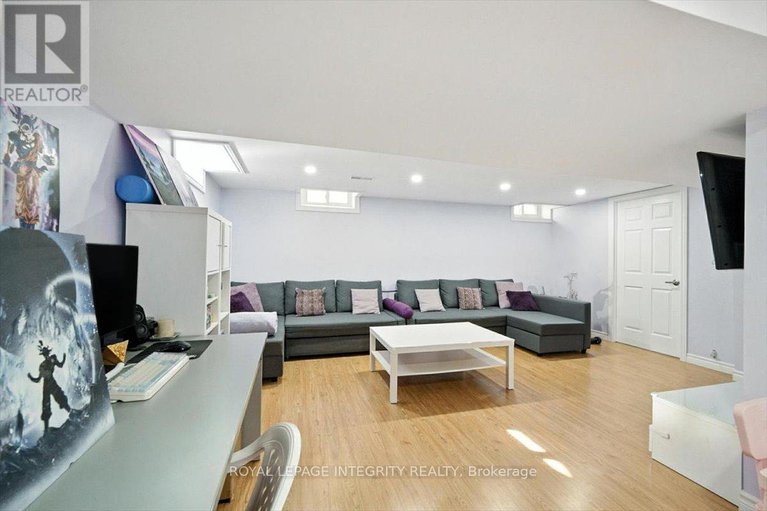 29413883/1097-moselle-crescent/convent-glen/ottawa/ontario/K1C2S8_30