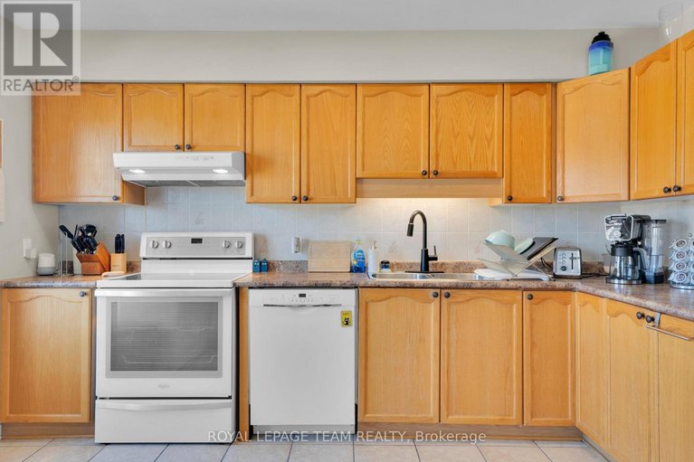 29665659/211-westvalley-private/brookfield-gardens/ottawa/ontario/K1V2B3_16