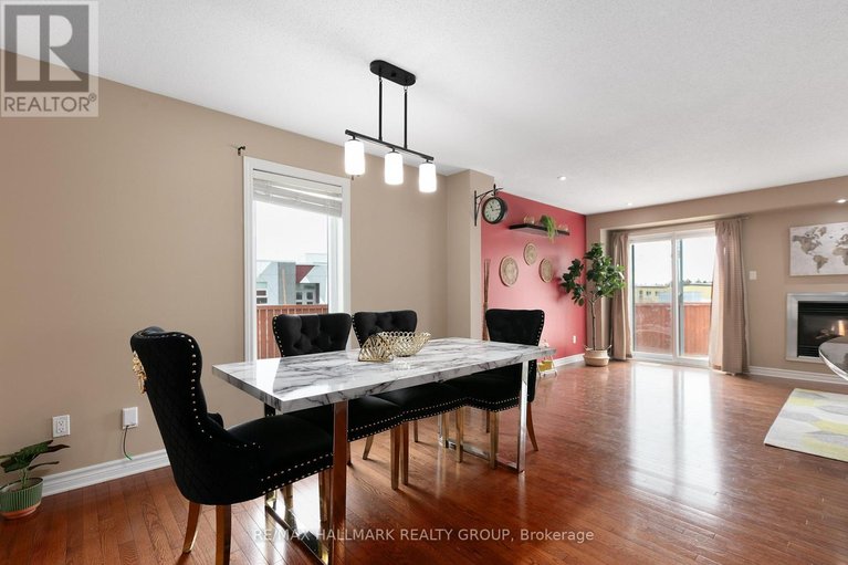 29454598/4120-kelly-farm-drive/blossom-parkkemp-parkfindlay-creek/ottawa/ontario/K1T4J2_3