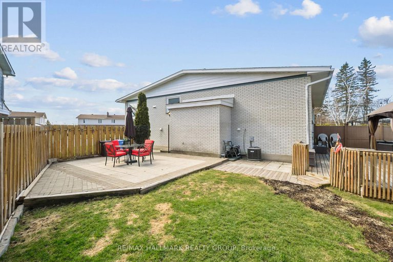 28228944/1811-applegrove-court/beacon-hill-south/ottawa/ontario/K1J6S4_24