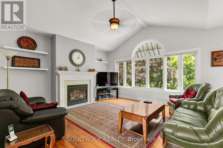28419528/49-caribou-avenue/stittsville-south/ottawa/ontario/K2S1X3_14