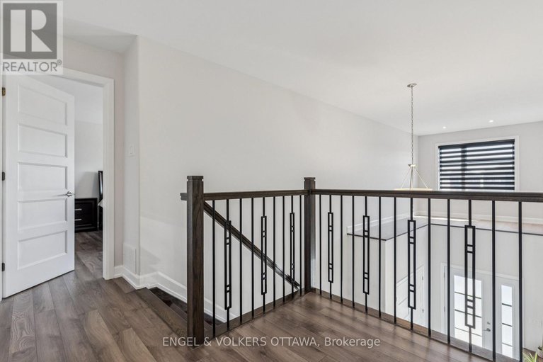 28649203/529-lucent-street/village-of-russell/russell/ontario/K4R0G3_23