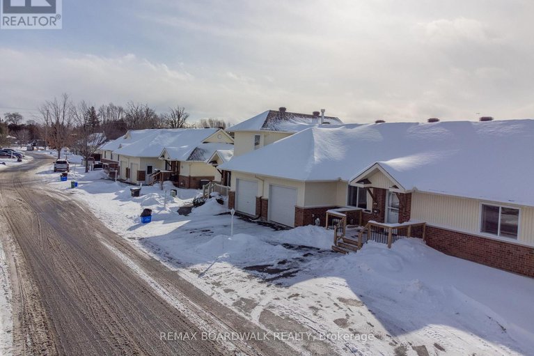 29301147/206-oak-leaf-private/richmond/ottawa/ontario/K0A2Z0_27