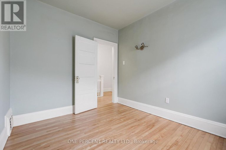 28348247/165-hawthorne-avenue/ottawa-east/ottawa/ontario/K1S0B2_20