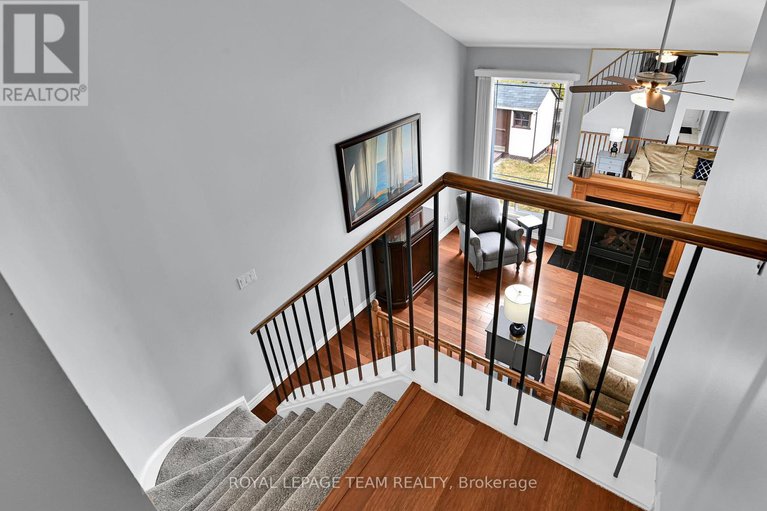 28179012/1728-smithers-crescent/chateauneuf/ottawa/ontario/K1C4X2_17