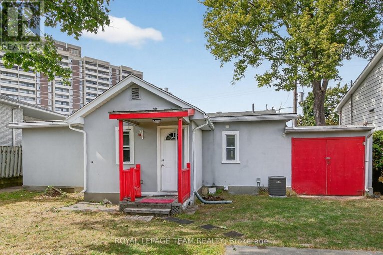 28893264/2822-richmond-road/fairfield-heights/ottawa/ontario/K2B6S5_28