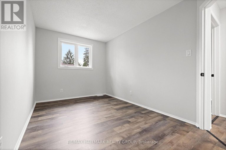 29300116/1083-millwood-court/convent-glen-north/ottawa/ontario/K1C3E9_29