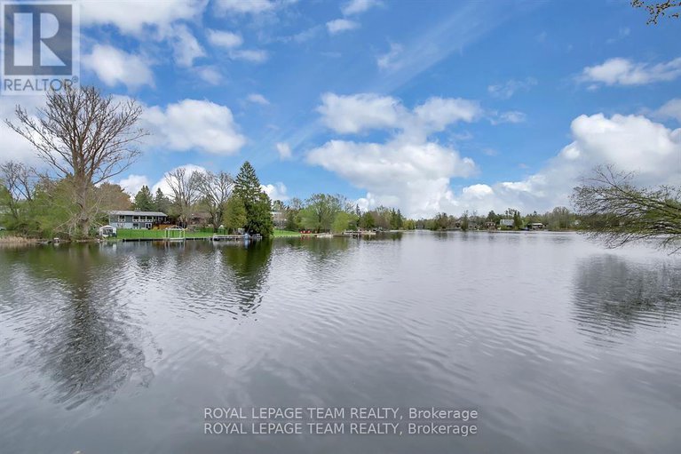 28487083/5591-manotick-main-street/manotick-village-manotick-estates/ottawa/ontario/K4M1A4_46