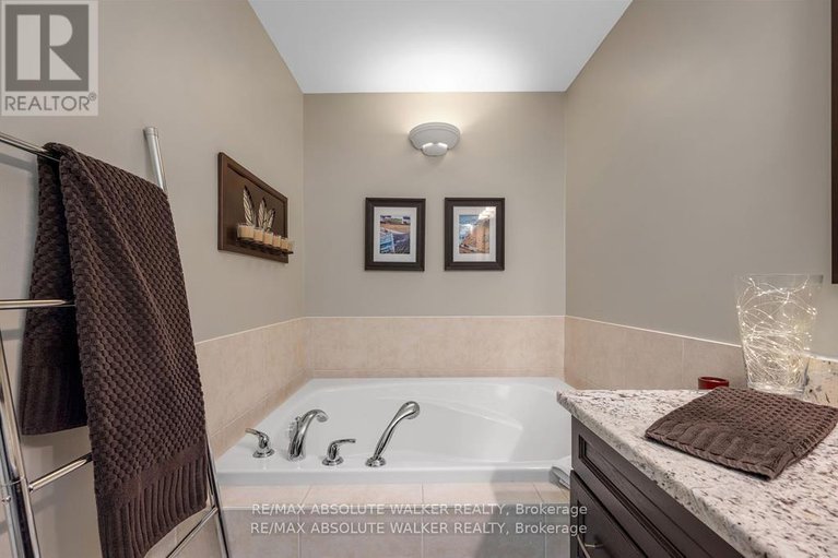 28413790/48-edenvale-drive/beaverbrook/ottawa/ontario/K2K0A3_15
