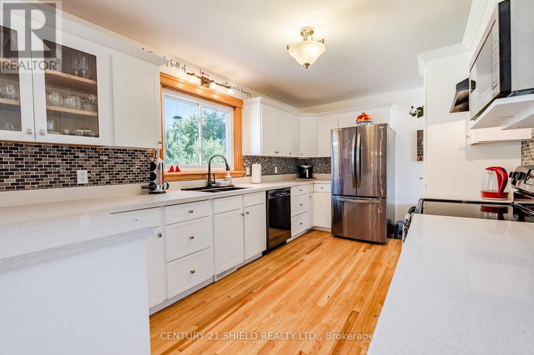 29038692/14215-county-rd-2-highway/south-stormont-osnabruck-twp/south-stormont/ontario/K0C1M0_18