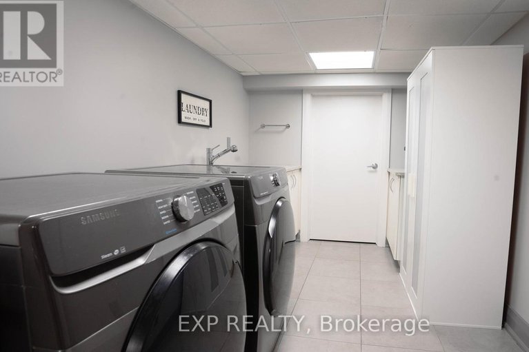 28293980/17-chesswood-court/pineglencountry-place/ottawa/ontario/K2E7E3_34