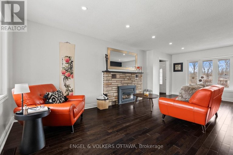 29577442/4624-albion-road/riverside-south/ottawa/ontario/K1X1A5_9