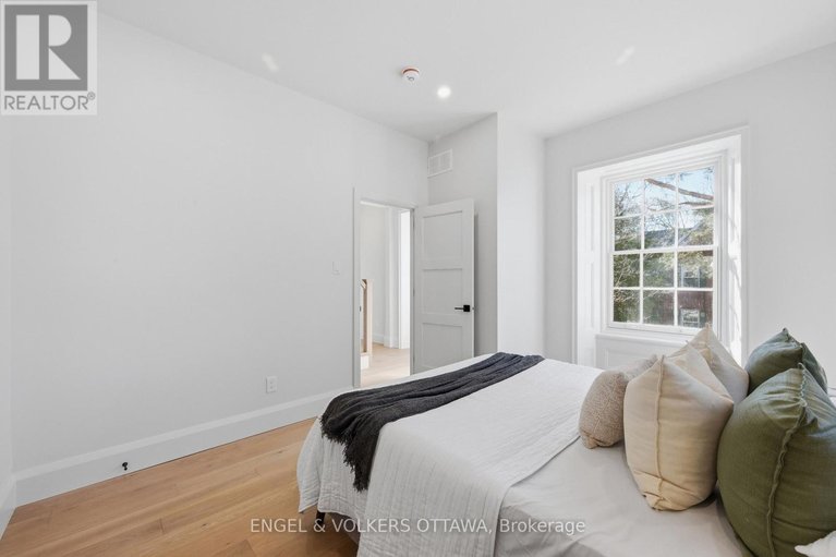 29649228/71-thomas-street/new-edinburgh/ottawa/ontario/K1M1M7_24