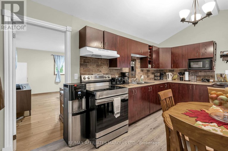 28975262/21895-seguin-mill-street/north-glengarry-kenyon-twp/north-glengarry/ontario/K0B1H0_11
