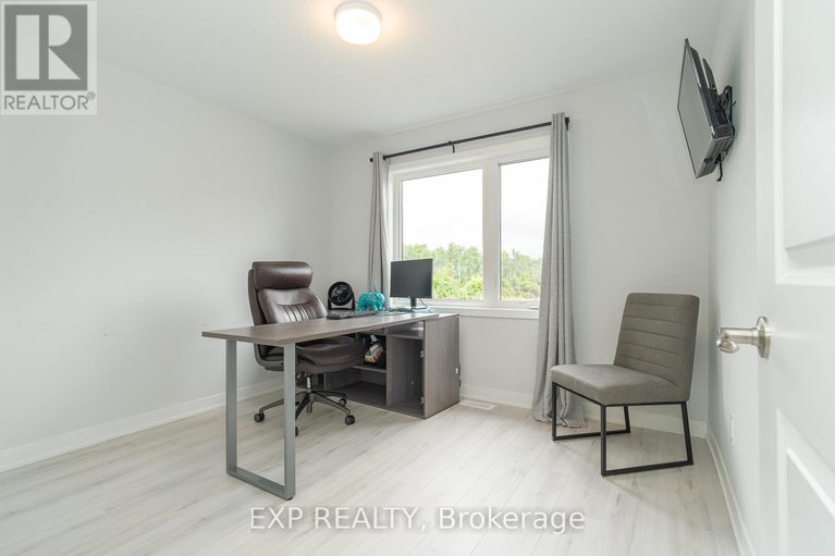 28798703/676-quilter-row/goulbourn-twp-from-franktown-rdsouth-to-rideau/ottawa/ontario/K0A2Z0_18