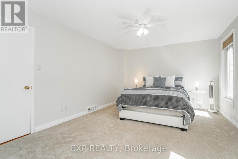 28799326/6084a-vineyard-drive/convent-glen/ottawa/ontario/K1C2M5_29