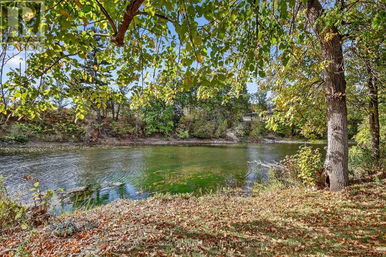 28956682/5228-mclean-crescent/manotick-long-island-nicholls-island/ottawa/ontario/K4M1G2_23