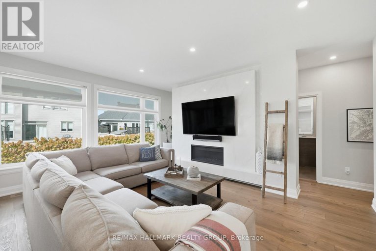 29074044/120-des-tournesols-court/mer-bleuebradley-estatesanderson-park/ottawa/ontario/K1W0J2_16