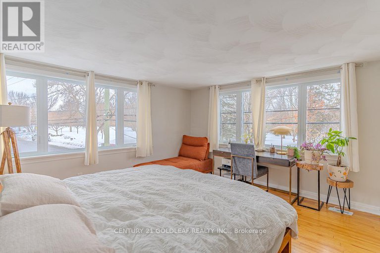 29418549/1075-north-river-road/overbrook/ottawa/ontario/K1K3V9_22