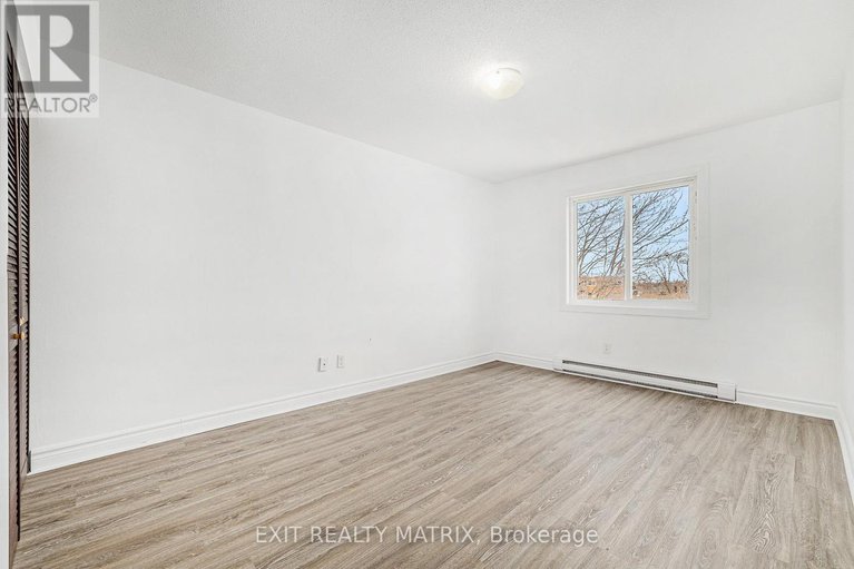 28530200/403c-2041-arrowsmith-drive/beacon-hill-south/ottawa/ontario/K1J7V7_11