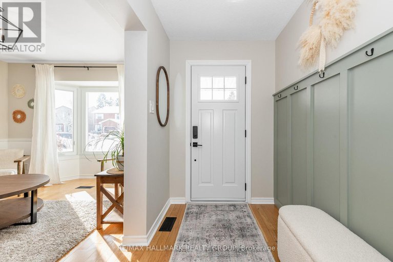 29349068/70-melanie-crescent/glencairnhazeldean/ottawa/ontario/K2L2J8_4