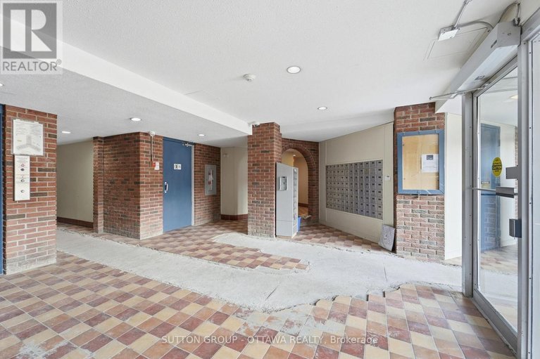 29573196/308b-2041-arrowsmith-drive/beacon-hill-south/ottawa/ontario/K1J7V7_22