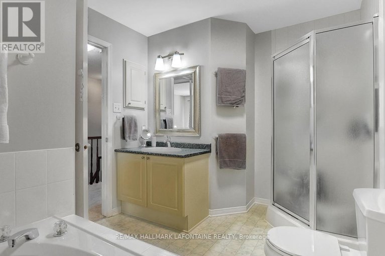 28827853/446-lawler-crescent/chatelaine-village/ottawa/ontario/K4A3Y3_35