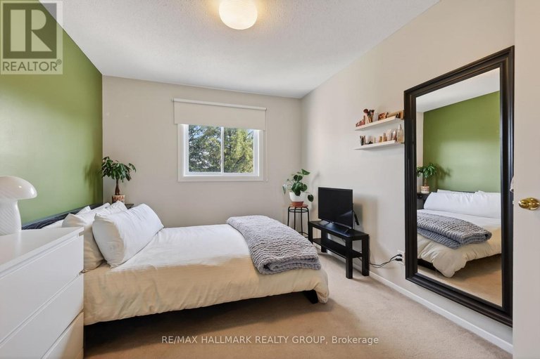 29649861/79-dossetter-way/hunt-club-park/ottawa/ontario/K1G4S7_26