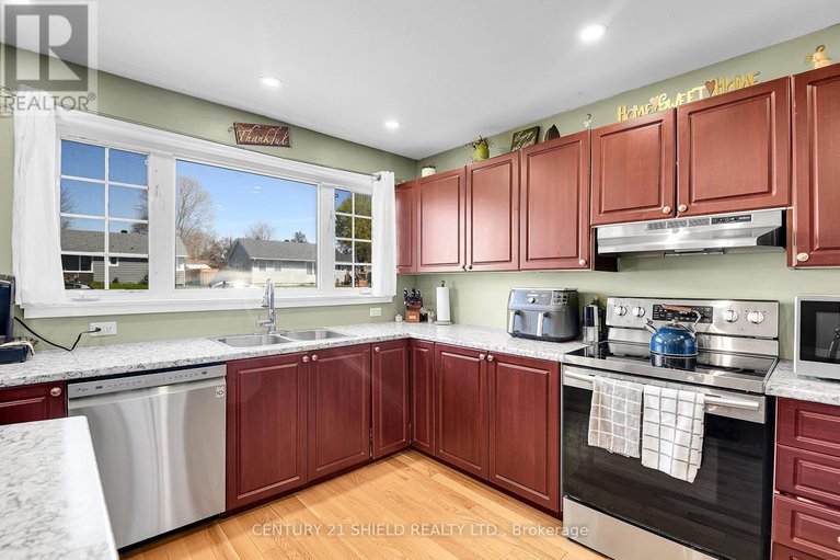 28929048/38-st-lawrence-street/ingleside/south-stormont/ontario/K0C1M0_8