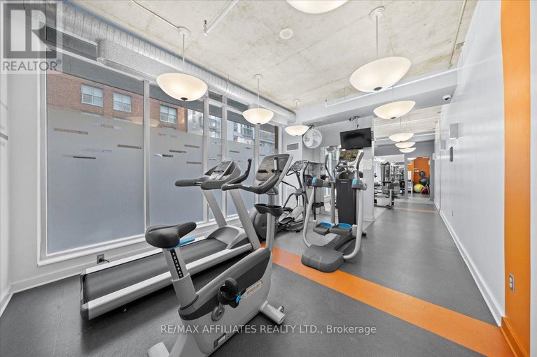28155411/201-180-york-street/lower-townbyward-market/ottawa/ontario/K1N1J6_29