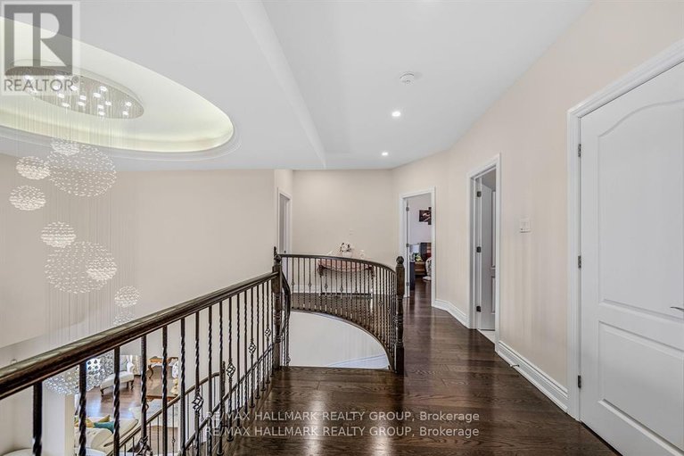 29584360/699-ballycastle-crescent/riverside-south/ottawa/ontario/K1X0A4_25