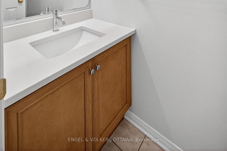 29030963/277-mart-circle/manor-park/ottawa/ontario/K1K4W2_5