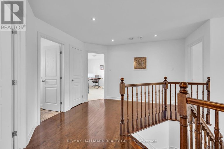 28526274/451-landswood-way/stittsville-south/ottawa/ontario/K2S0A4_31