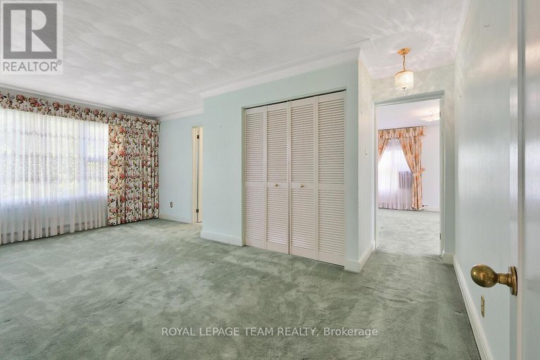28850677/123-ivy-crescent/new-edinburgh/ottawa/ontario/K1M1Y1_25