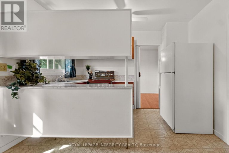29006846/2106-dunelm-street/elmvale-acresurbandale/ottawa/ontario/K1G2S3_17