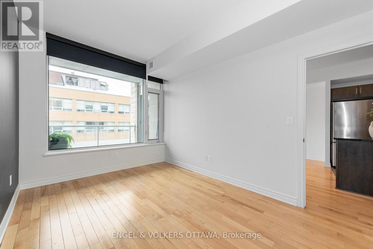 29300868/312-575-byron-avenue/mckellarhighland/ottawa/ontario/K2A1R7_21