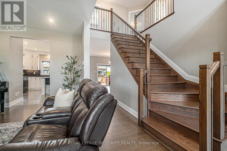 28646652/153-lyon-street/embrun/russell/ontario/K0A1W0_6