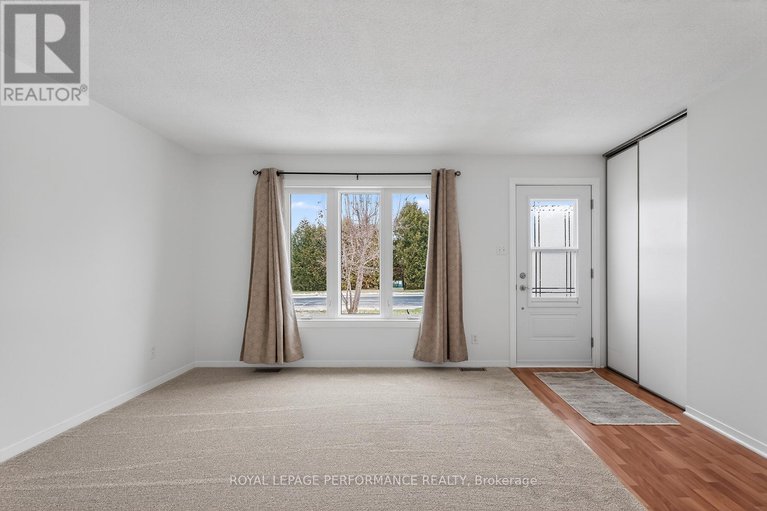 29153691/1032-lawrence-street/town-of-rockland/clarence-rockland/ontario/K4K1N1_5