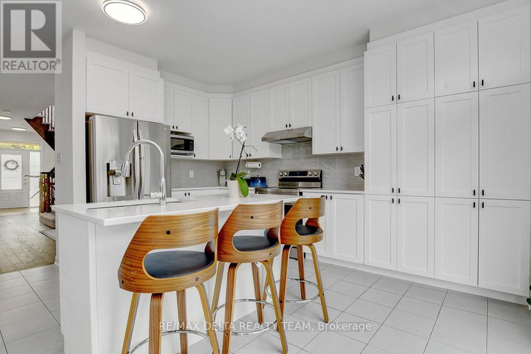 28745097/370-aquaview-drive/avalon-east/ottawa/ontario/K4A5K5_10