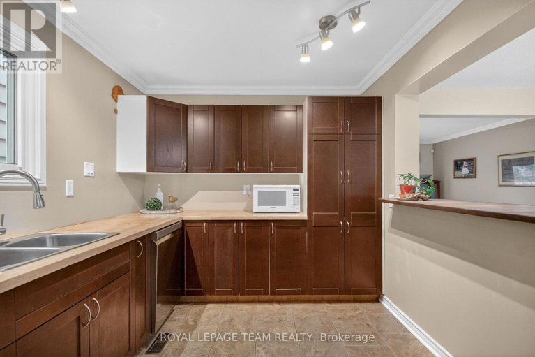 29684608/14-19-trafford-lane-w/on-the-green/ottawa/ontario/K2J1X6_13
