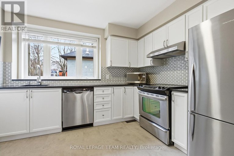 29610199/10-cornerstone-private/ottawa-centregolden-triangle/ottawa/ontario/K2P2N3_12