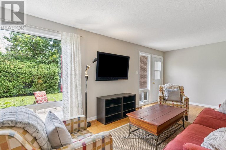 28585598/74-4634-cosmic-place/pineview/ottawa/ontario/K1B4R8_10